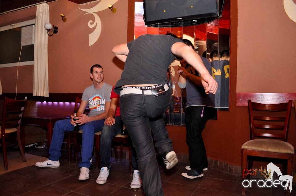 Începe distracţia în Chanson, 