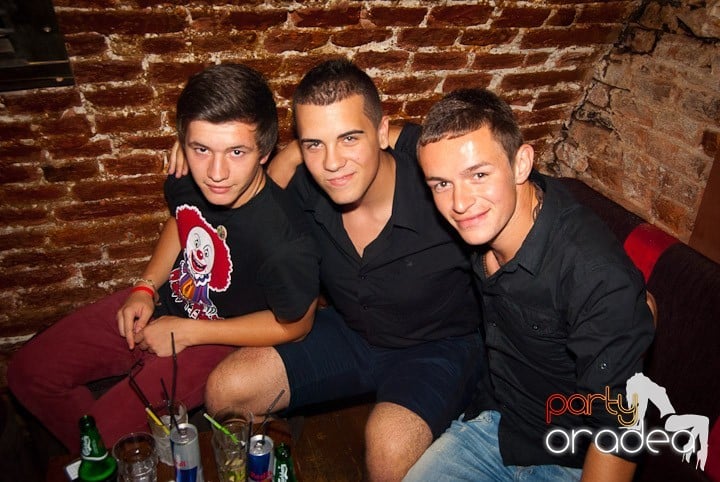 Începe distracţia în Escape, 