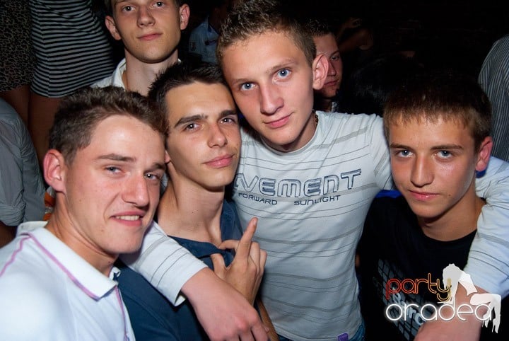 Începe distracţia în Escape, 