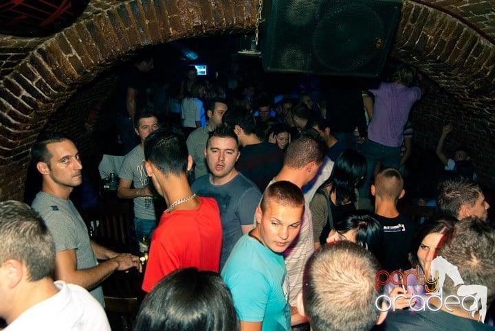 Începe distracţia în Escape, 