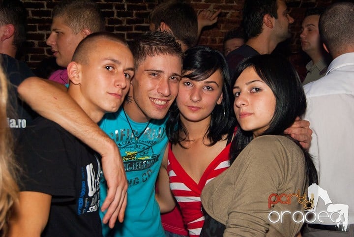 Începe distracţia în Escape, 