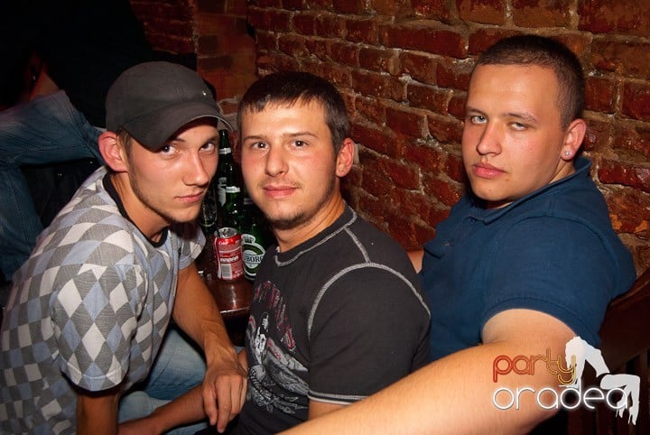 Începe distracţia în Escape, 