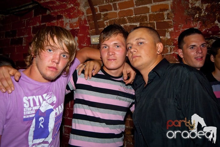 Începe distracţia în Escape, 