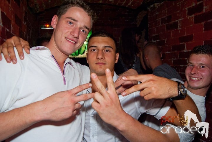 Începe distracţia în Escape, 