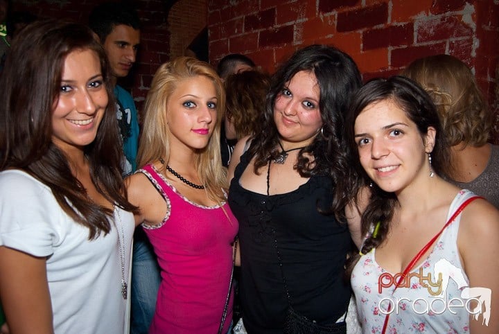 Începe distracţia în Escape, 