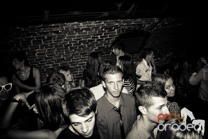 Începe distracţia în Escape, 