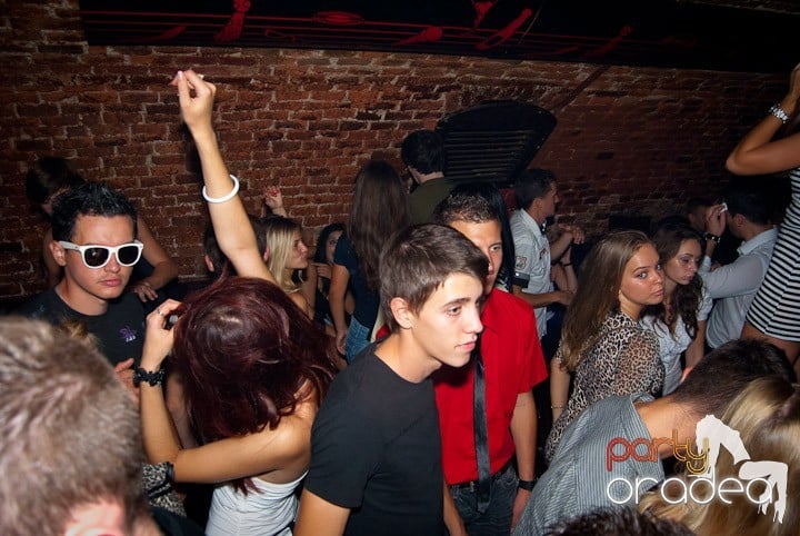 Începe distracţia în Escape, 