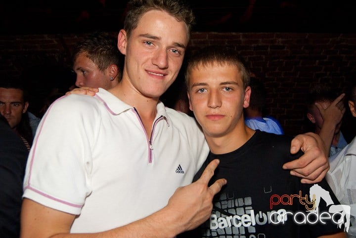 Începe distracţia în Escape, 