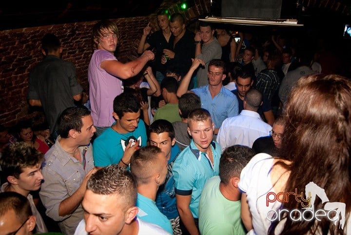 Începe distracţia în Escape, 