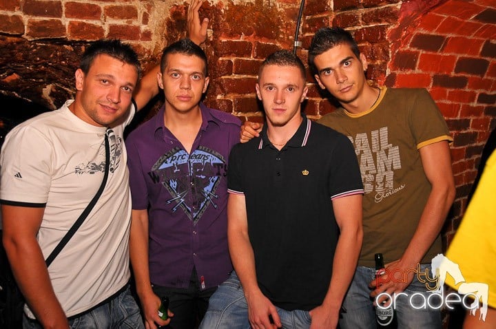 Începe săpătămâna în Club Escape, 