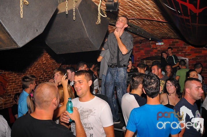 Începe săpătămâna în Club Escape, 