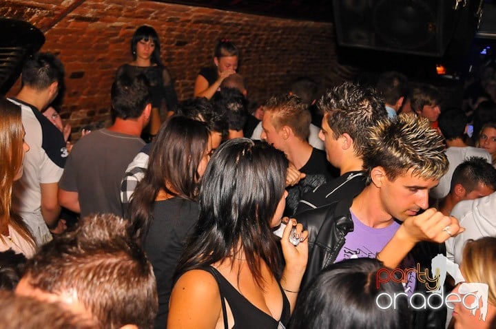 Începe săpătămâna în Club Escape, 