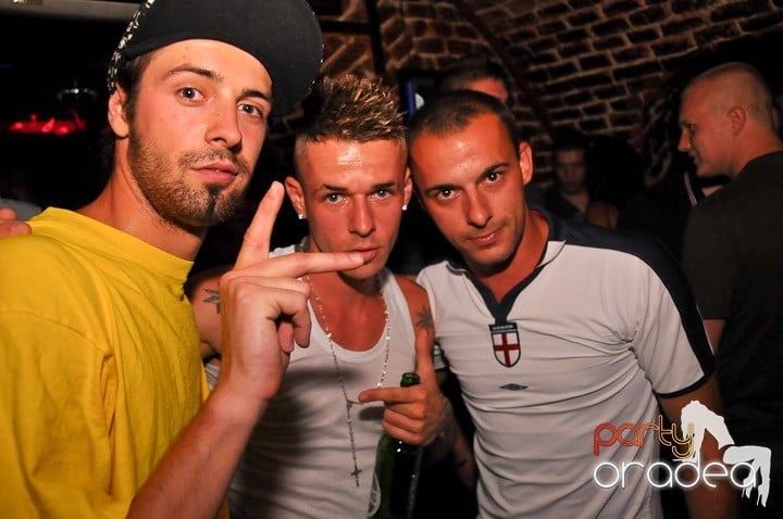 Începe săpătămâna în Club Escape, 