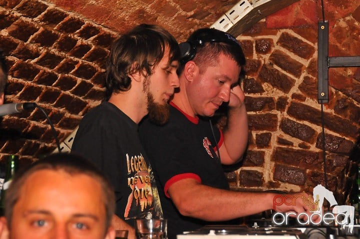 Începe săpătămâna în Club Escape, 