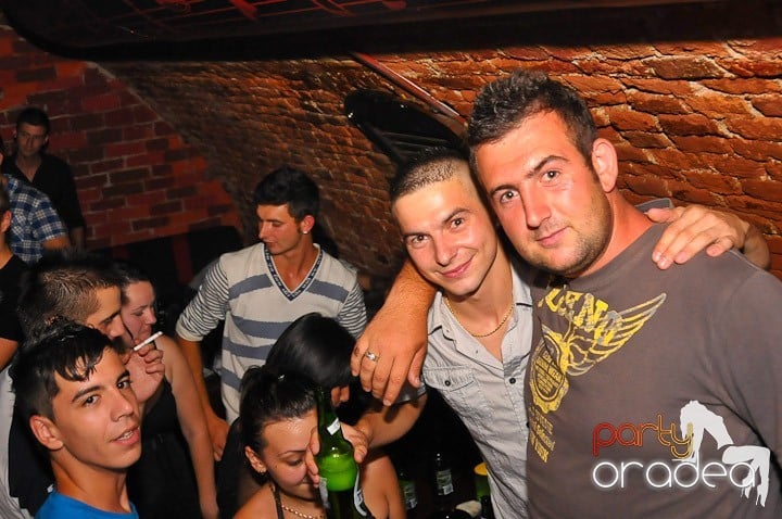 Începe săpătămâna în Club Escape, 