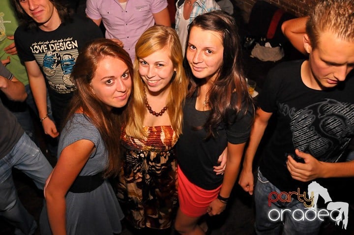 Începe săpătămâna în Club Escape, 