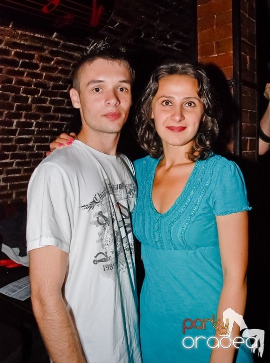 Începe weekendul în Club Escape, 