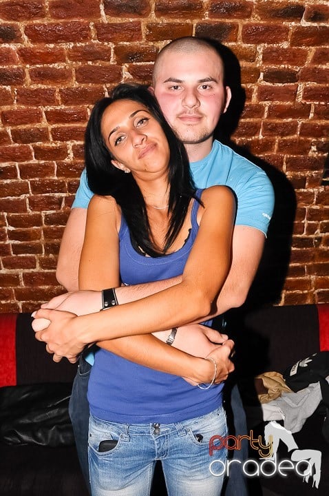 Începe weekendul în Club Escape, 