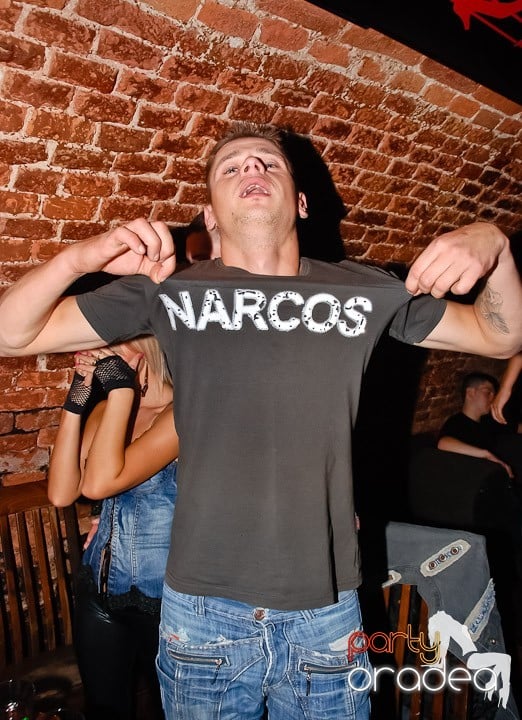 Începe weekendul în Club Escape, 