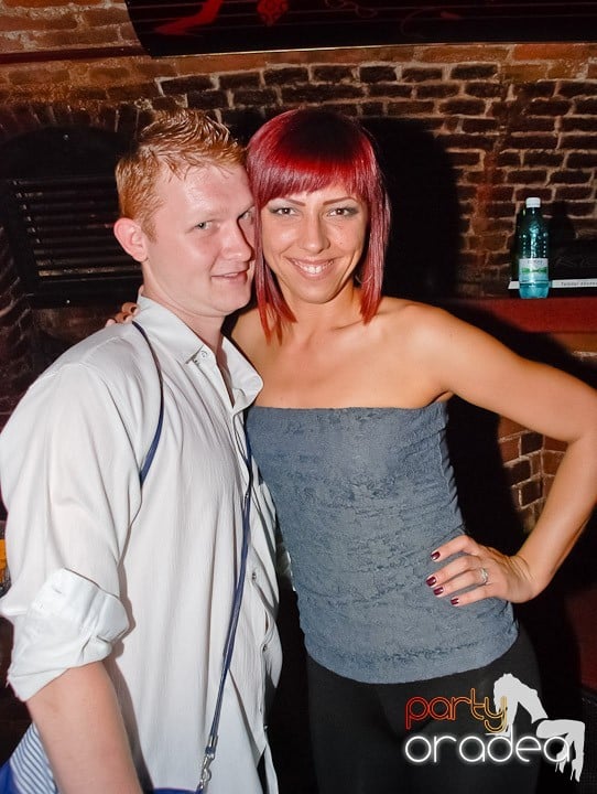 Începe weekendul în Club Escape, 