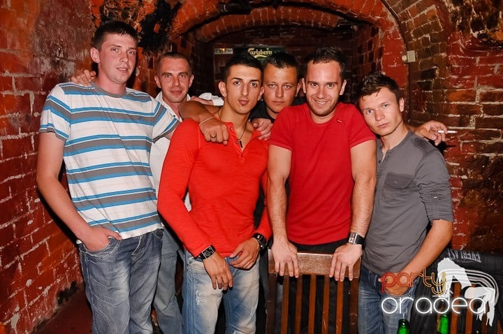 Încheie luna iunie în Club Escape, 