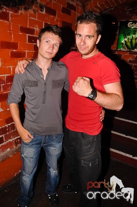 Încheie luna iunie în Club Escape, 