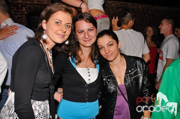 Încheie luna iunie în Club Escape, 