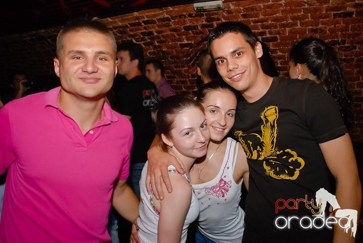 Încheie luna iunie în Club Escape, 