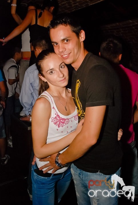 Încheie luna iunie în Club Escape, 