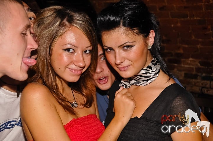 Încheie luna iunie în Club Escape, 