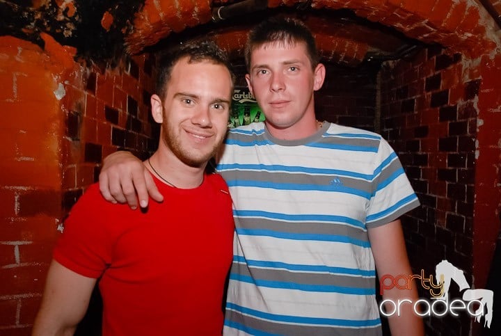 Încheie luna iunie în Club Escape, 