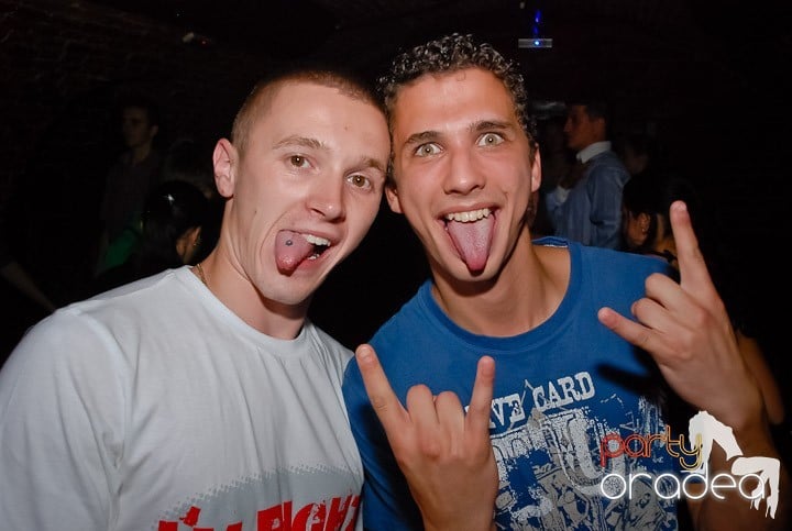 Încheie luna iunie în Club Escape, 