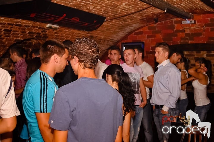 Încheie luna iunie în Club Escape, 