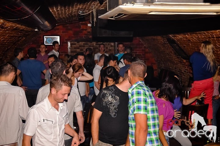 Încheie luna iunie în Club Escape, 