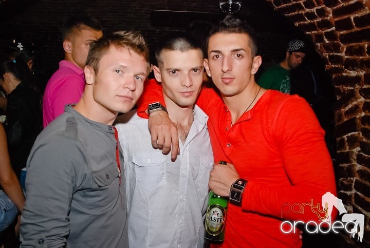 Încheie luna iunie în Club Escape, 