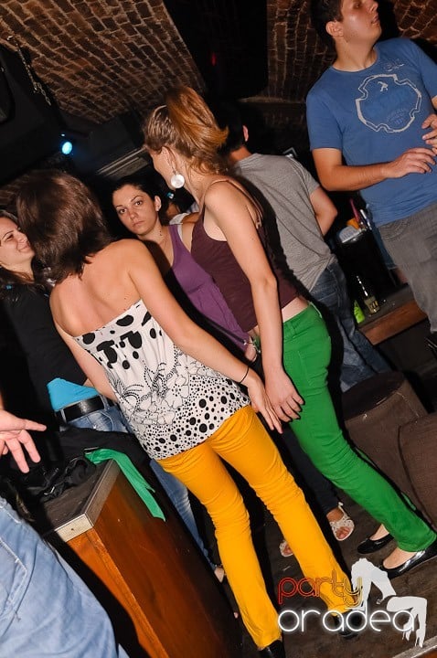 Încheie luna iunie în Club Escape, 