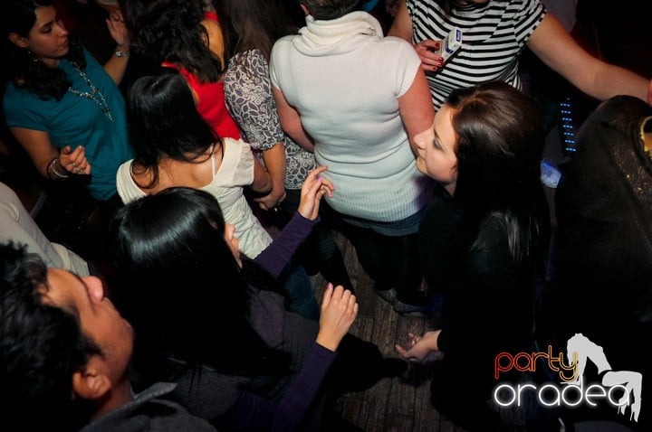 Încingem ringul de dans, 