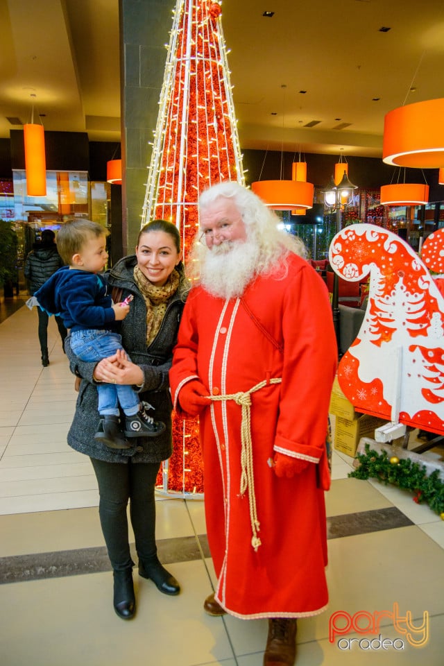 Întâlnire cu Moş Nicolae la Lotus Center, Lotus Center