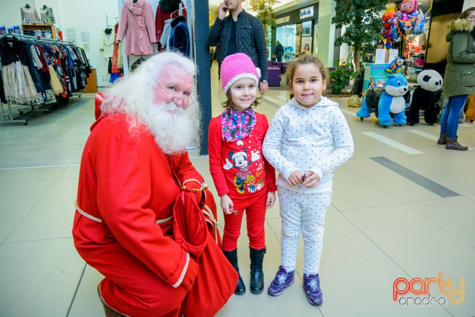 Întâlnire cu Moş Nicolae la Lotus Center, Lotus Center