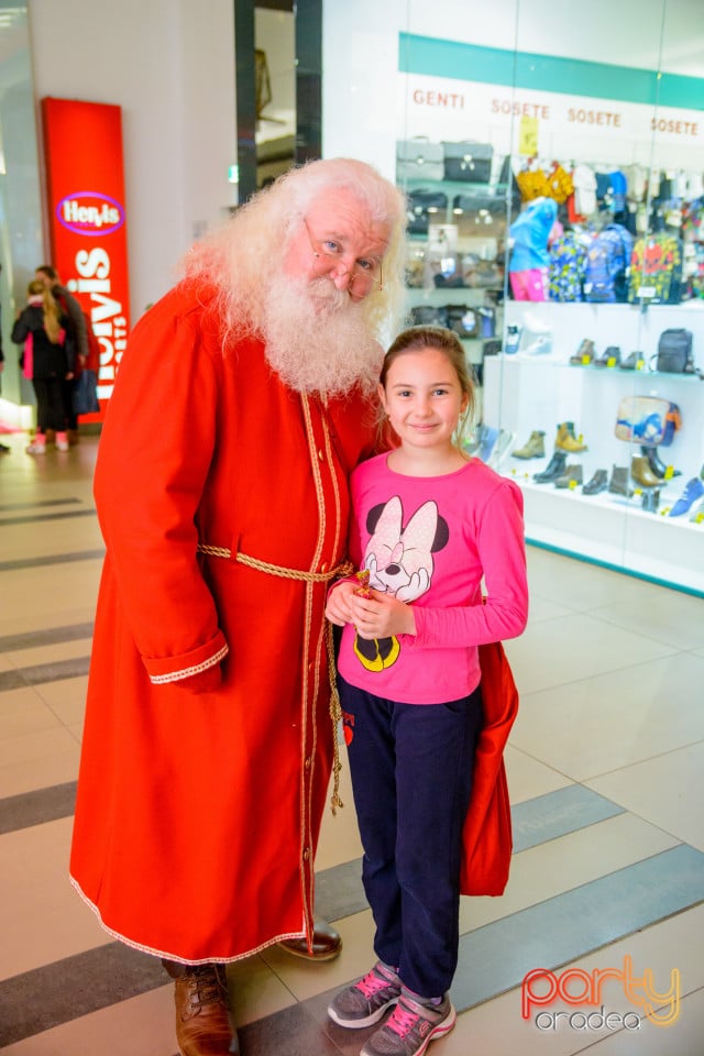 Întâlnire cu Moş Nicolae la Lotus Center, Lotus Center