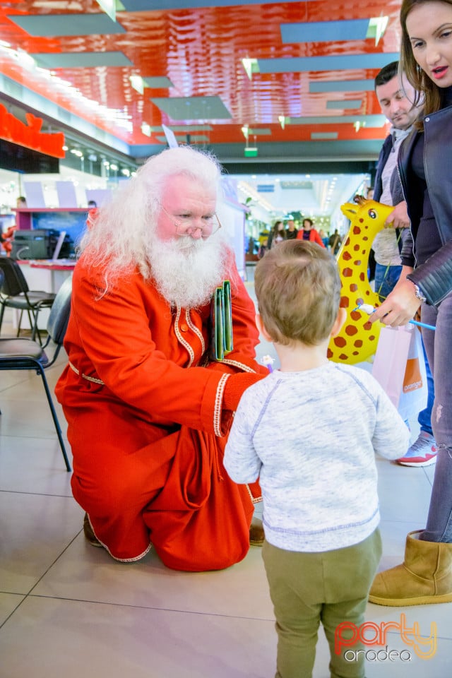 Întâlnire cu Moş Nicolae la Lotus Center, Lotus Center