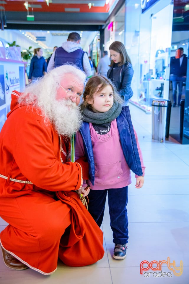 Întâlnire cu Moş Nicolae la Lotus Center, Lotus Center