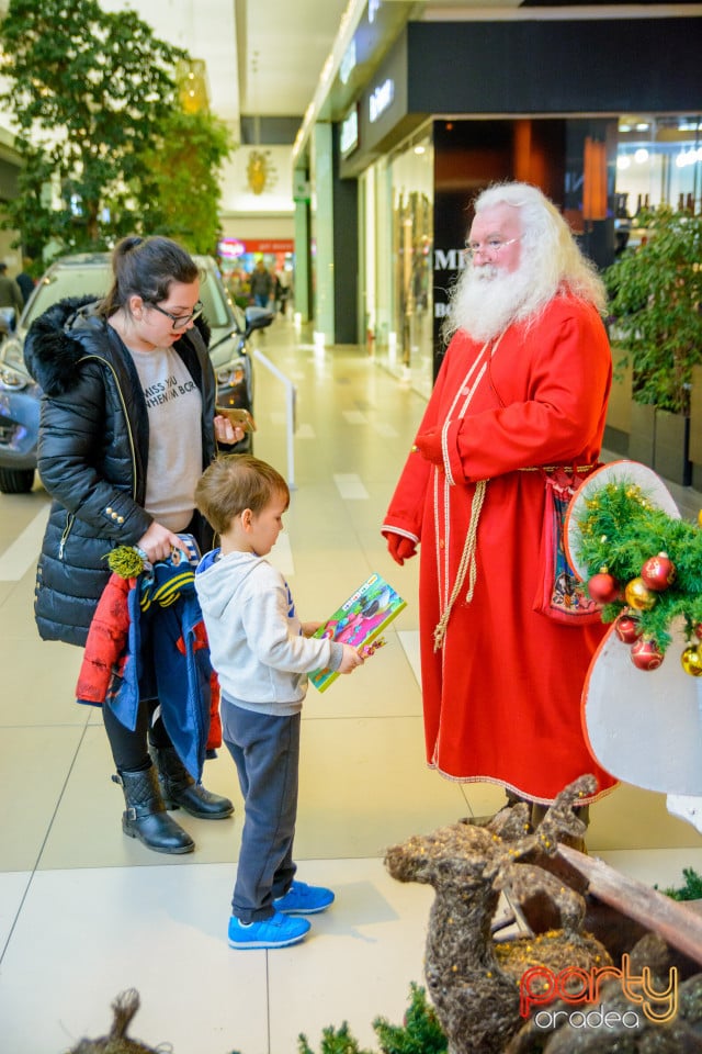 Întâlnire cu Moş Nicolae la Lotus Center, Lotus Center