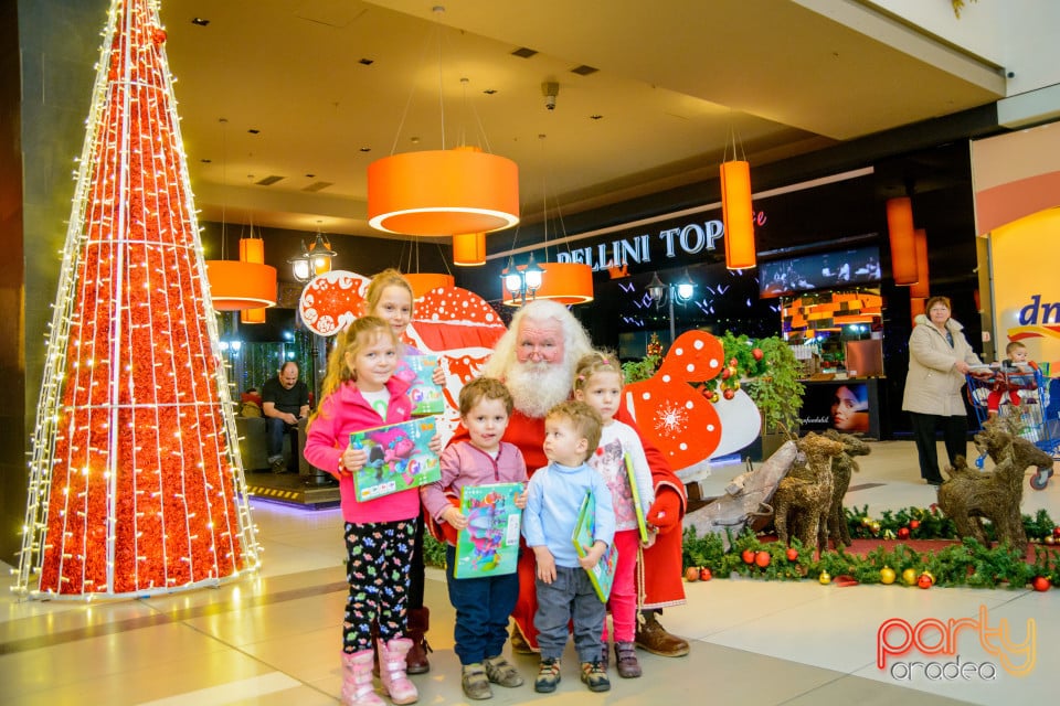 Întâlnire cu Moş Nicolae la Lotus Center, Lotus Center