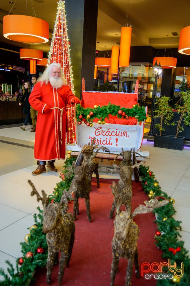 Întâlnire cu Moş Nicolae la Lotus Center, Lotus Center