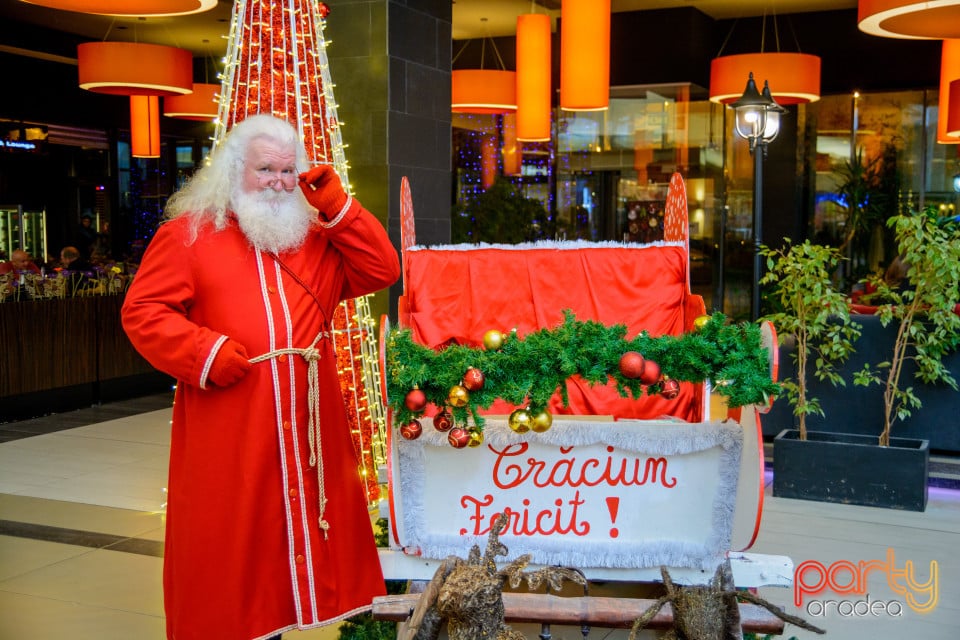 Întâlnire cu Moş Nicolae la Lotus Center, Lotus Center