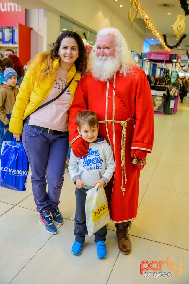 Întâlnire cu Moş Nicolae la Lotus Center, Lotus Center