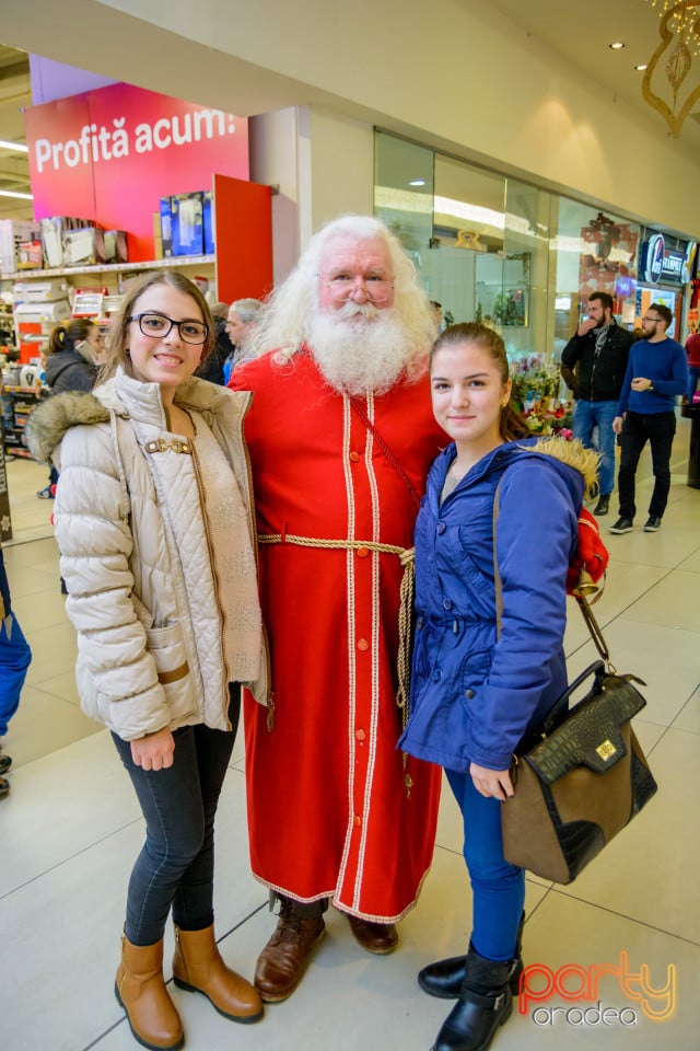 Întâlnire cu Moş Nicolae la Lotus Center, Lotus Center