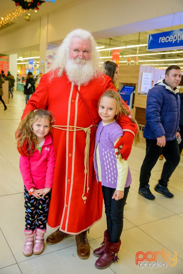 Întâlnire cu Moş Nicolae la Lotus Center, Lotus Center