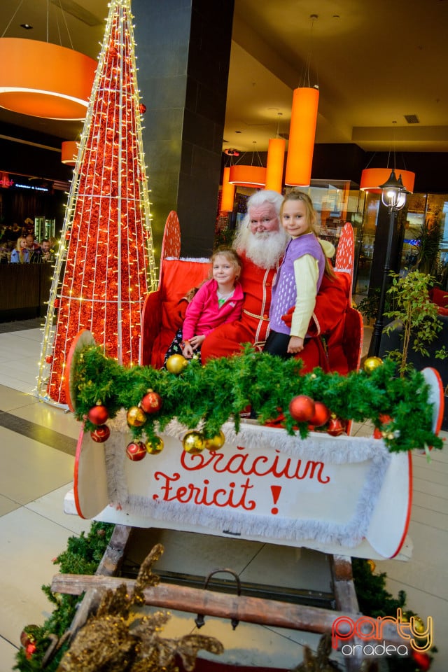 Întâlnire cu Moş Nicolae la Lotus Center, Lotus Center